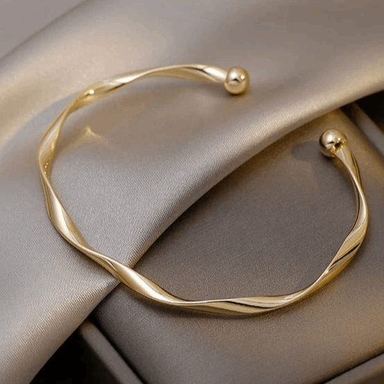 Pulsera elegante en oro